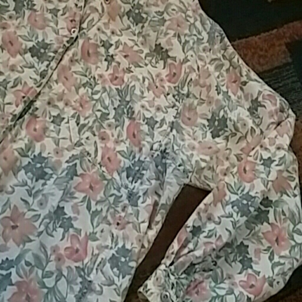 Vintage button-down blouse long sleeves